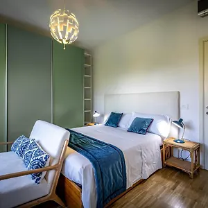 yid-penthouse-on-florence-river-with-parking.it-tuscanyhotel.com/
